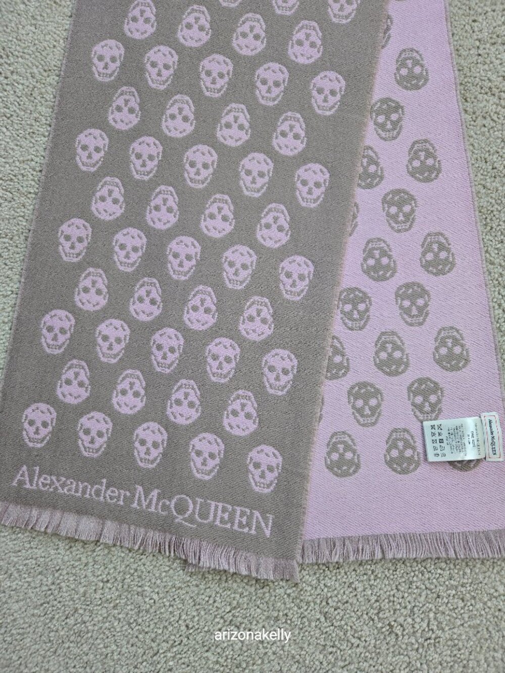NWOT  McQueen Reversible Skull Scarf 100% Jacquard Wool PINK & TAUPE - Picture 6 of 14